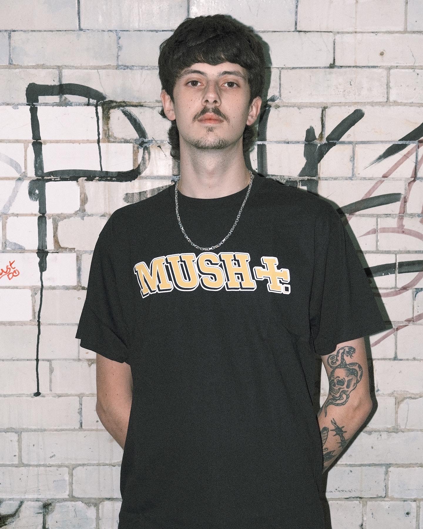 MIZLA SLIM LEMON/BLACK TEE